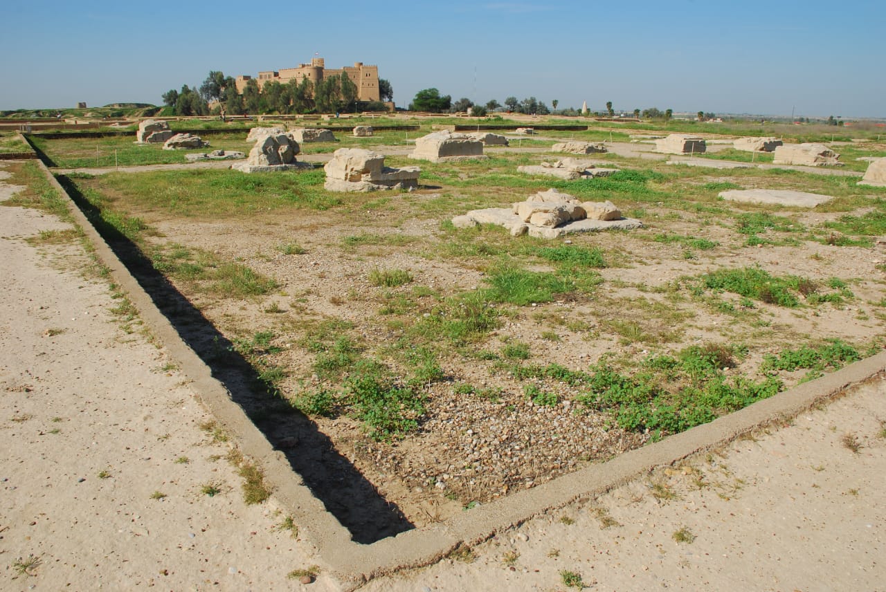کاخ آپادانا